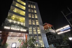 Hotel Yellow Queen