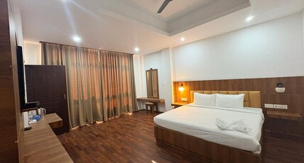 HOTEL B WINGS Room Type - Deluxe Room