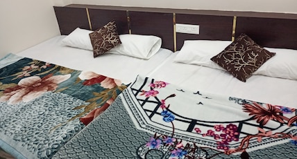 Hotel Barsana palace (Near Mahakal Temple) Room Type - budget Four BED NON AC (AC 400 Extra)(NO CAR PARKING) Hotel Barsana palace (Near Mahakal Temple) Room Type - budget Four BED NON AC (AC 400 Extra)(NO CAR PARKING)