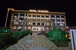 HOTEL TRIMURTI