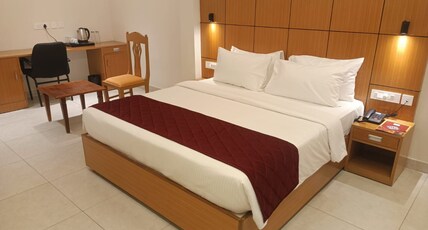 HOTEL SAFARI Room Type - Deluxe Room