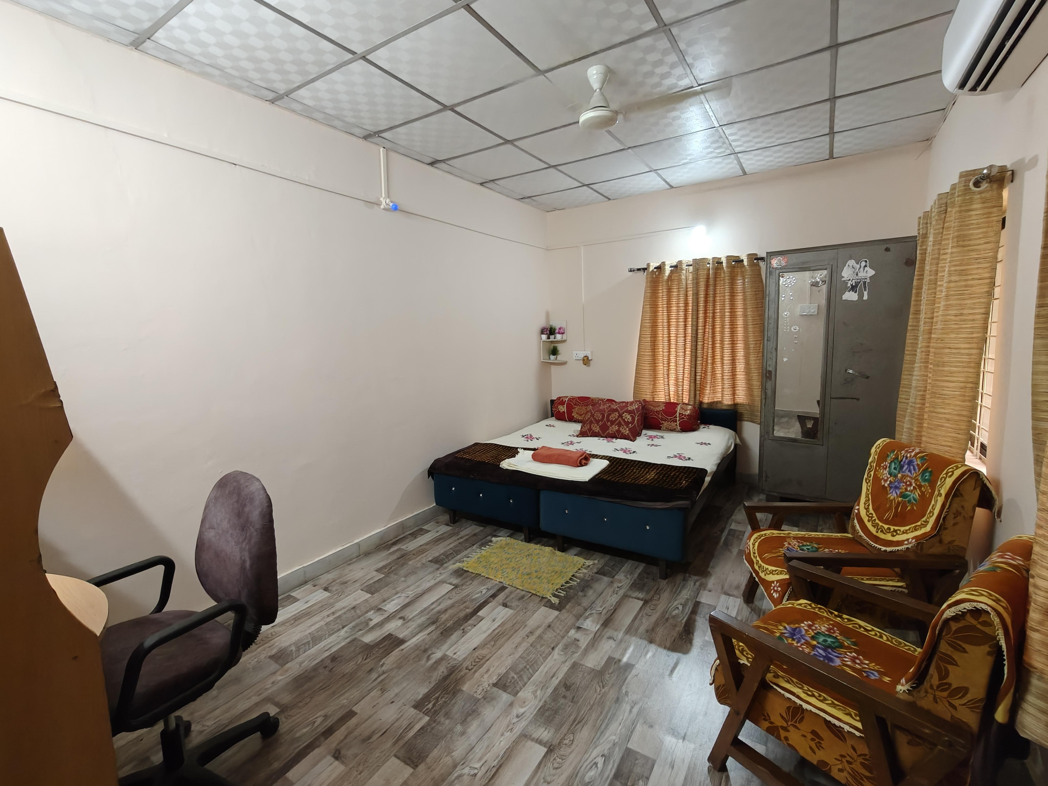 Prime Area 1 Room | Budget Stay - Tap to explore photos