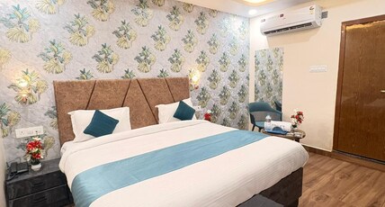 Hotel Raas Grand Room Type - Super Deluxe room