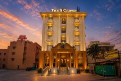 The S Crown - Pure Veg