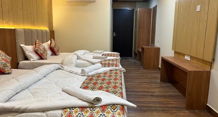 Frosty Fern Hotel And Resort Room Type - Family Room Frosty Fern Hotel And Resort Room Type - Family Room