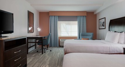 Hilton Garden Inn Daytona Beach Oceanfront Room Type - 2 QUEEN BEDS HEARING ACC