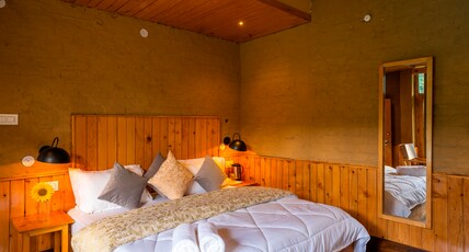 Zostel Shangarh Room Type - Mud-walled Standard Room