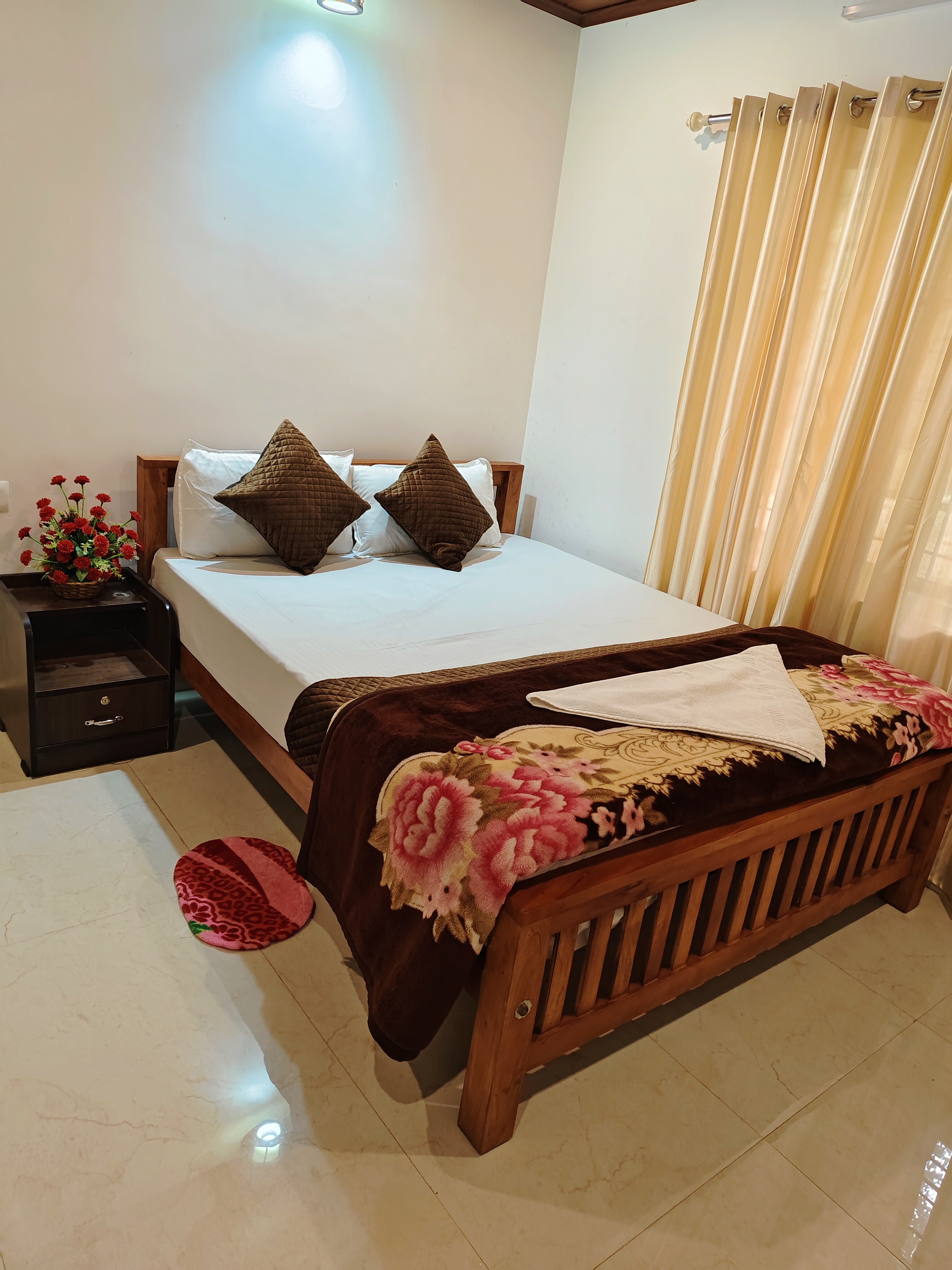 Suryas home stay - Tap to explore photos