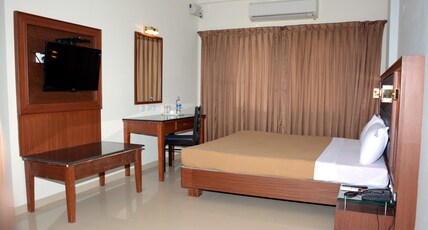 Hotel Royal Chambers (Near to Coddisia Trade Centre) Room Type - Standard Room