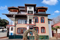 Collection O Brein Nishat Formerly Continental Guest House