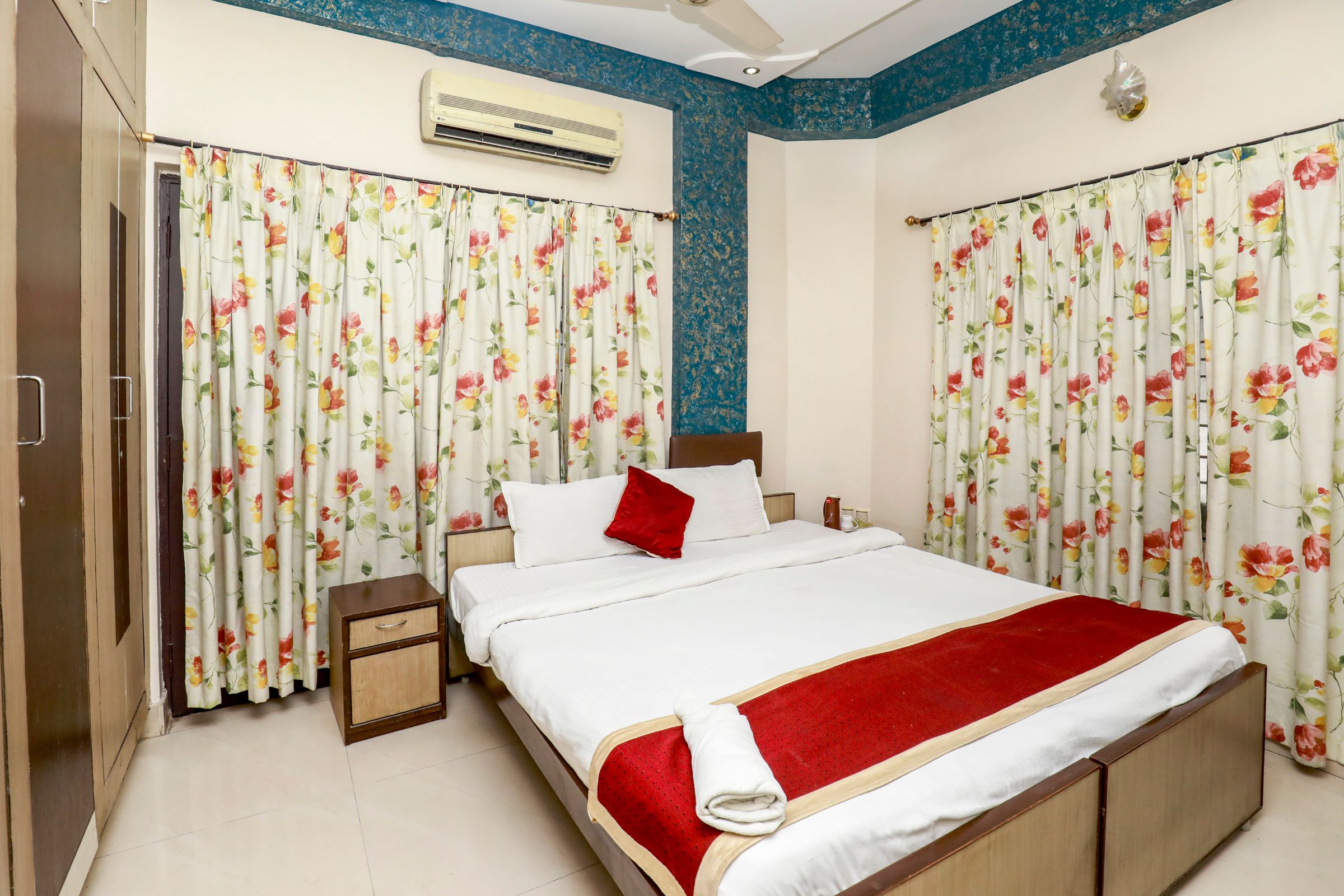 Karishma Holiday Home-2BHK - Tap to explore photos