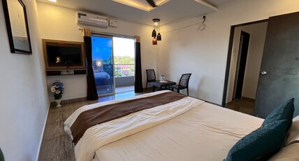 HOTEL GOLDEN GALAXY AND RESTAURANT Room Type - Super Deluxe Room with Balcony
