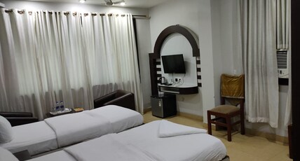 Hotel Garv Residencia Room Type - Deluxe AC Room