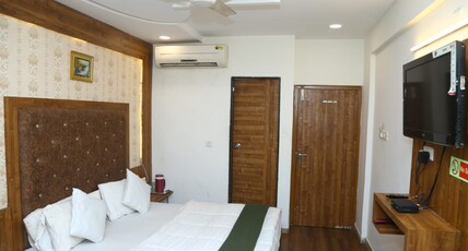 Hotel Khushi Palace Room Type - Deluxe AC