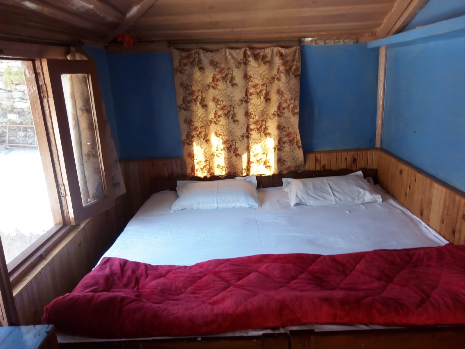 Thakur Cottage Homestay | Rooms & Caretaker - Tap to explore photos