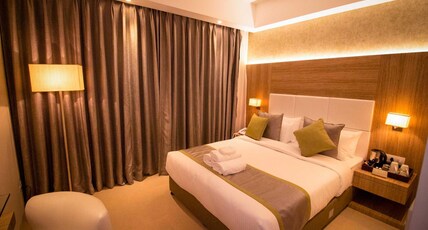 THE MAUREEN KOLKATA Room Type - PREMIUM ROOM