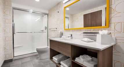 Home2 Suites by Hilton Indianapolis North at Intech Park Room Type - KING 1BEDROOM SUITE