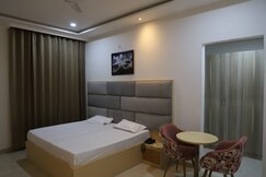 Radha Madhav Hotel and Banquet