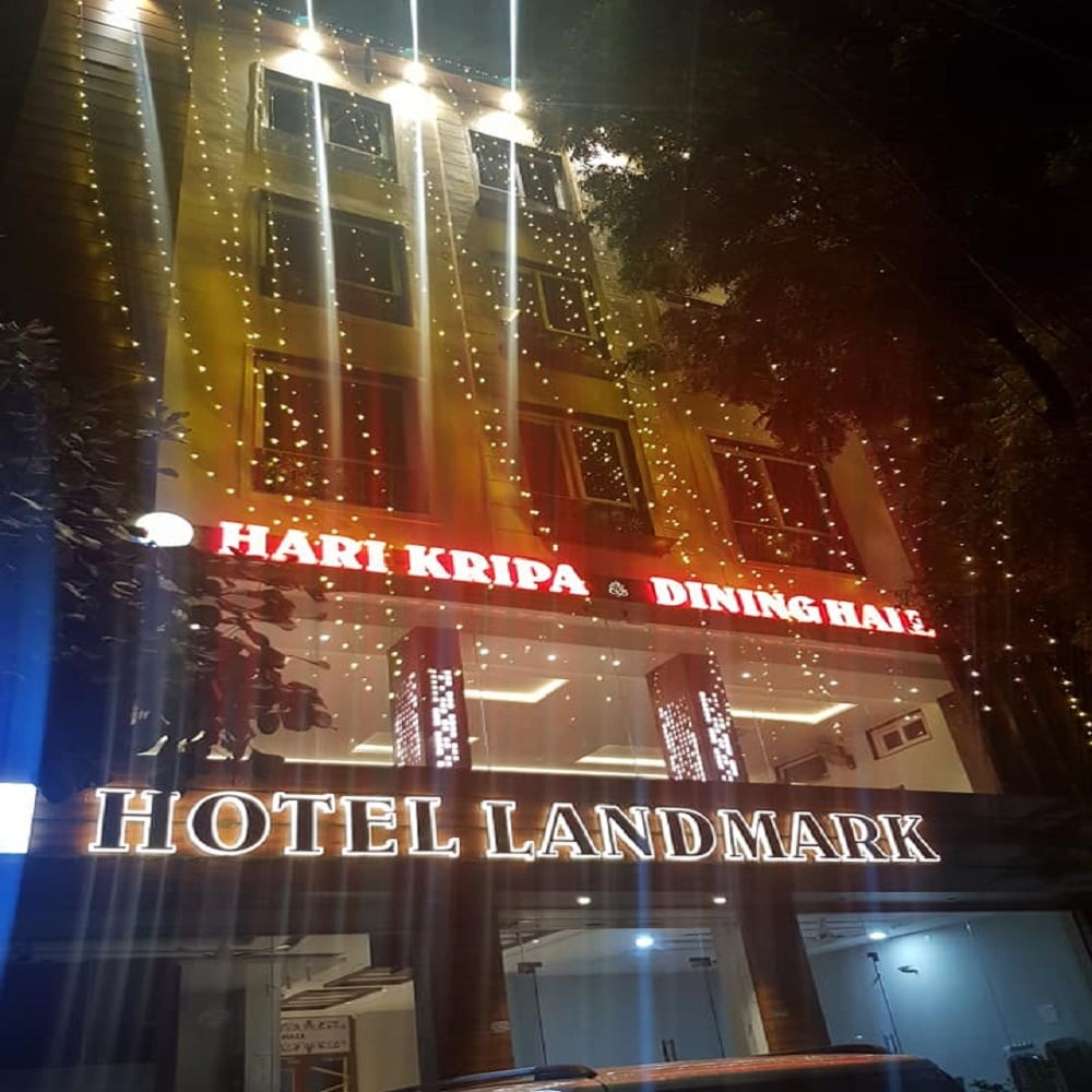 Hotel Landmark - Tap to explore photos