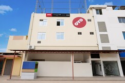 OYO Townhouse Oak Fazalganj Formerly RR Grand