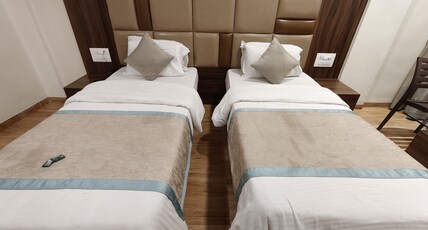 Hotel Shiv Sangram Room Type - Deluxe AC Twin Bed Room