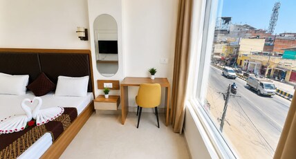 Hotel Arya Luxury Room Type - Delux Room With City View