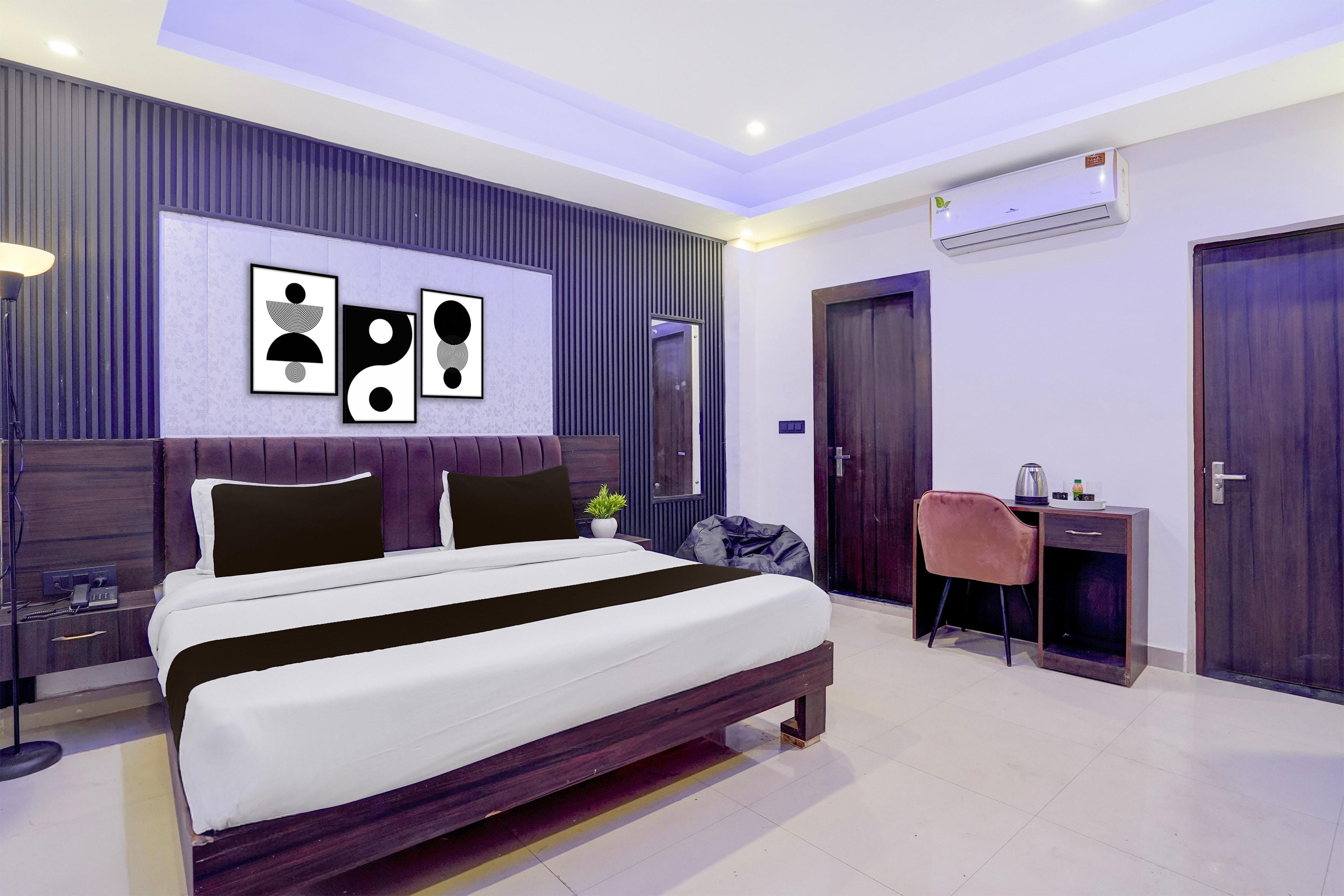Hotel O The Ivory Loft - Tap to explore photos