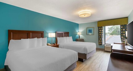 BEST WESTERN PLUS MYRTLE BEACH Room Type - 2 Queen Beds, Non-Smoking, Microwave And Refrigerator, Wi-Fi, Full Breakfast