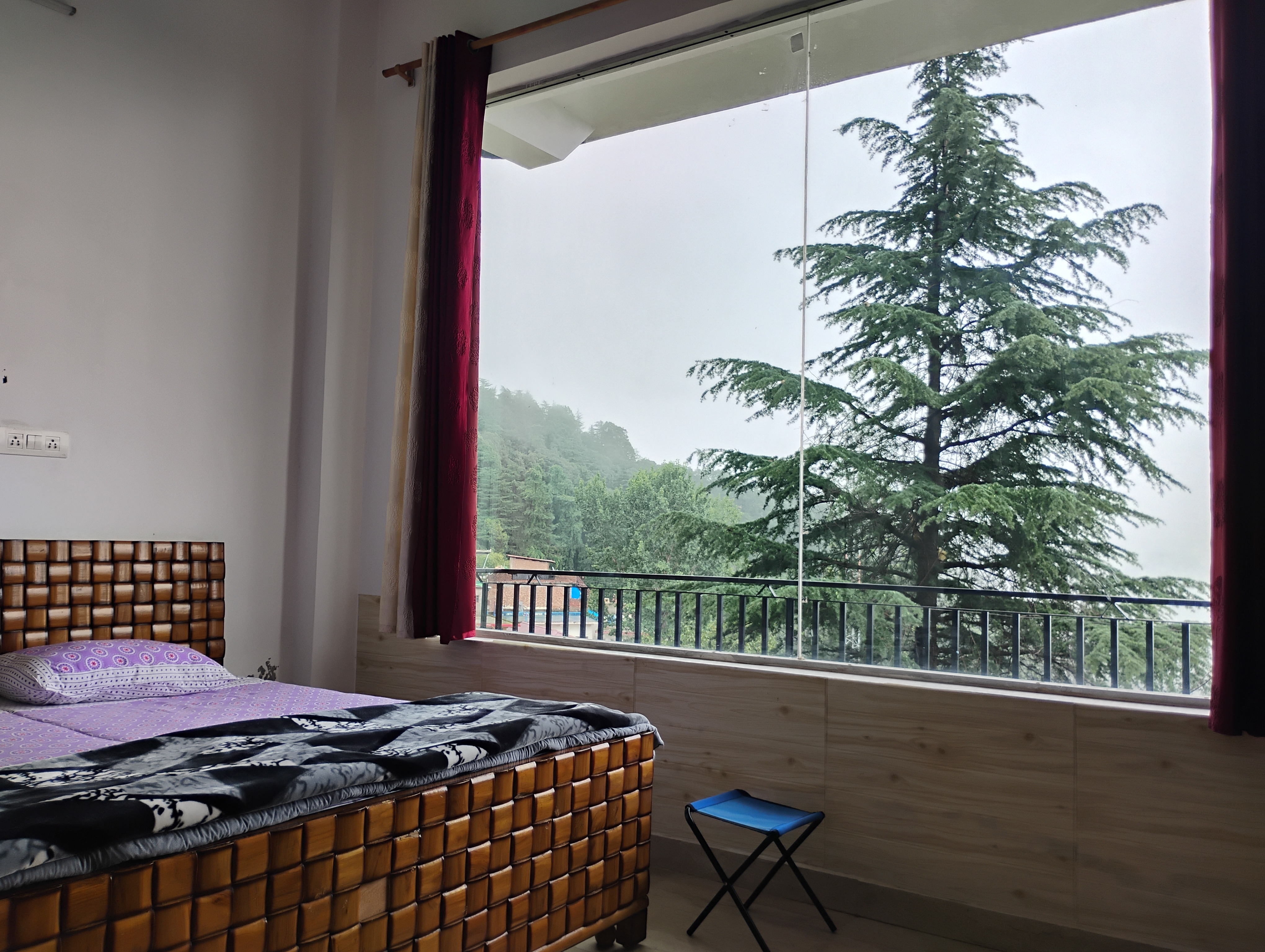 Swaran 2RK Mountain view near Mcleodganj - Tap to explore photos