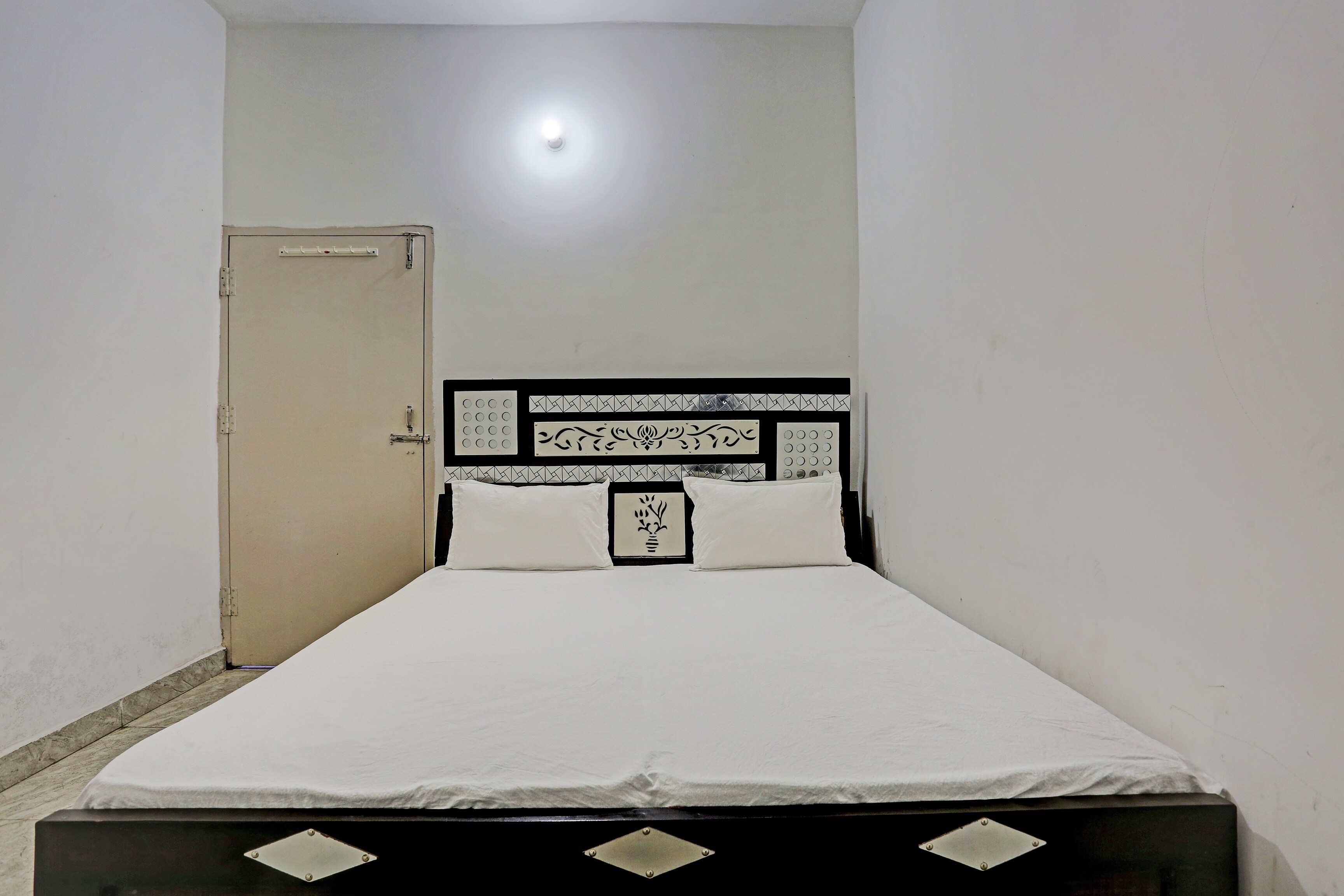 Hotel O Ajay Guest House - Tap to explore photos
