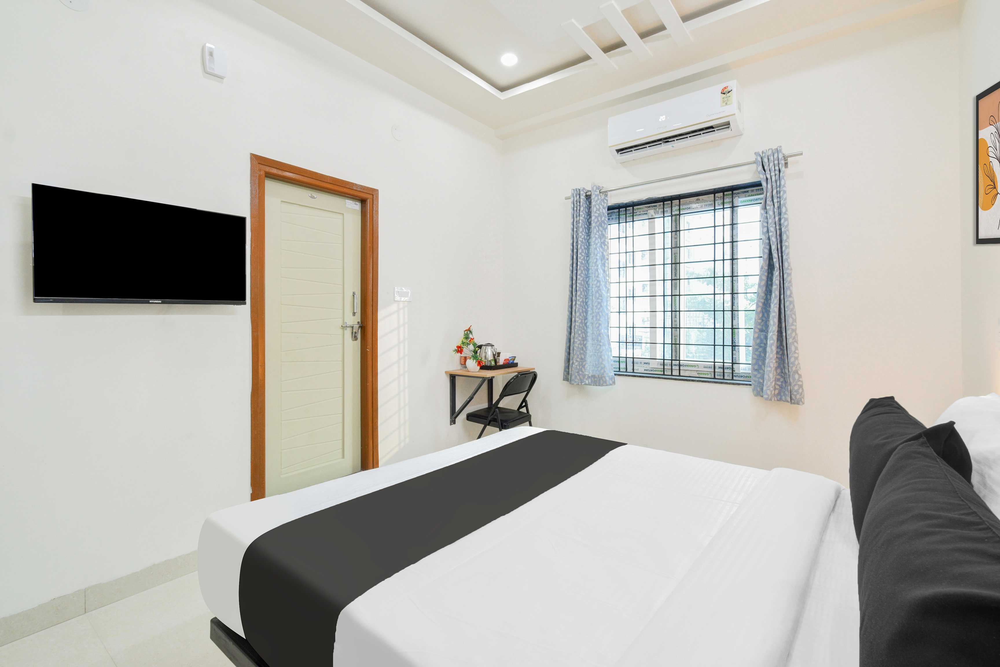 Super Townhouse Kokapet Near GAR - Tap to explore photos