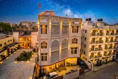 Hotel Diwakar Niwas - 100 Mtr. From Sindhi Camp Bus Stand