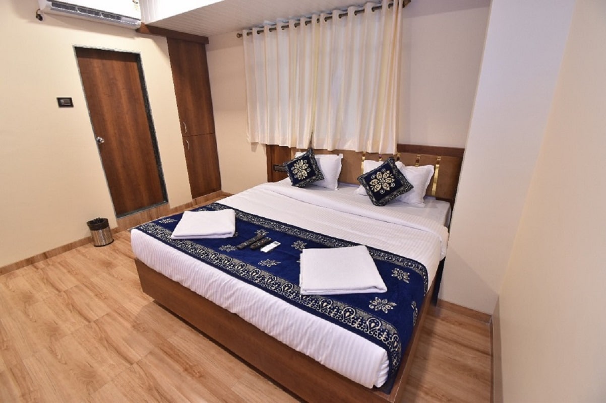 Starlit Hotel - Tap to explore photos