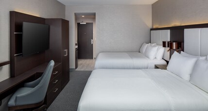 Holiday Inn Express WASHINGTON DC DOWNTOWN Room Type - 2 Queen Standard Communications Mobility Accessible Tub Holiday Inn Express WASHINGTON DC DOWNTOWN Room Type - 2 Queen Standard Communications Mobility Accessible Tub