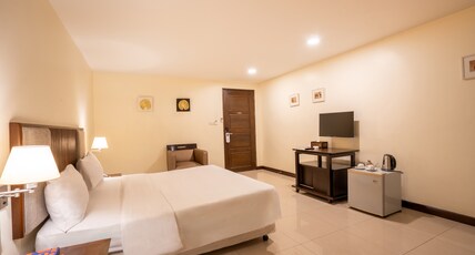 The Mercer Sukhumvit 4 – Formerly S.M. Grande Residence Room Type - Superior King Room The Mercer Sukhumvit 4 – Formerly S.M. Grande Residence Room Type - Superior King Room