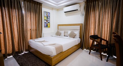 M SQUARE HOTEL Room Type - Deluxe Double Room