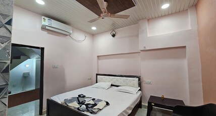 Sri Mahaveer Residency Room Type - AC DELUXE ROOM