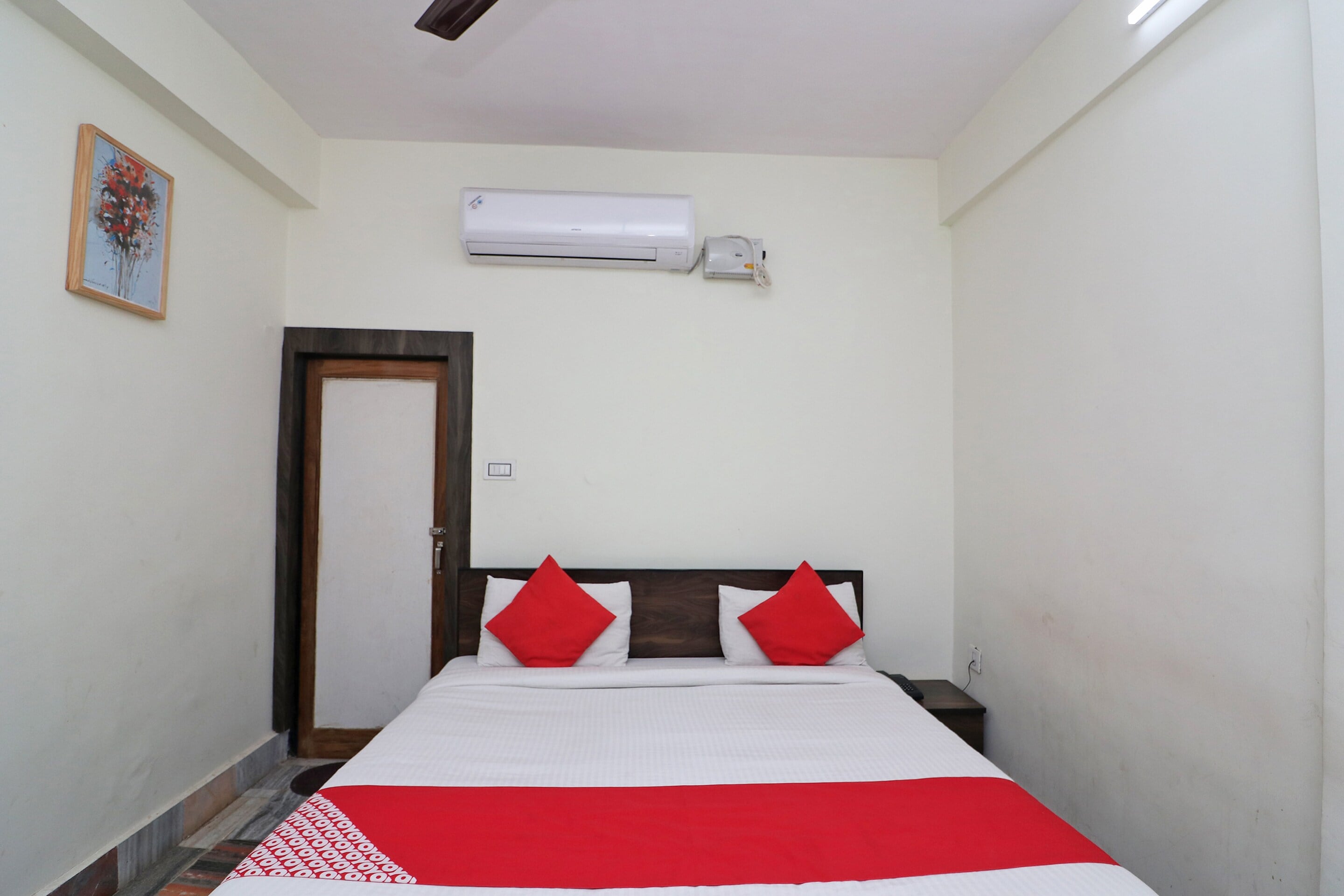 Hotel O New Shanti Hotel - Tap to explore photos