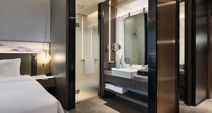 Crowne Plaza WUHAN DEVELOPMENT ZONE Room Type - 2 Twin Beds Premium Lounge Access