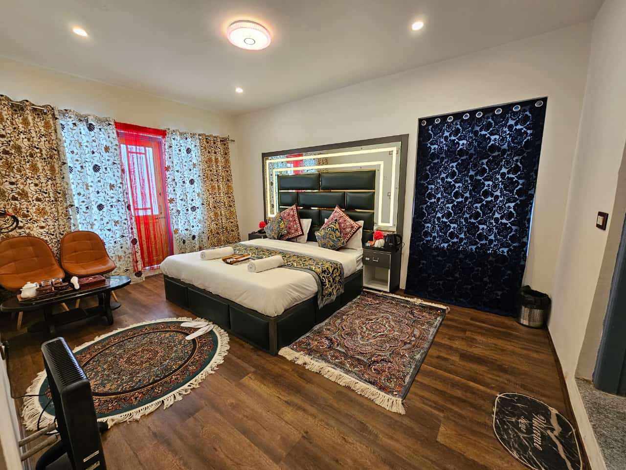 STAR GRAZE - Tap to explore photos