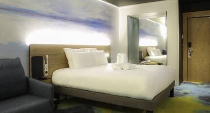 Novotel Saint Brieuc Central Station Room Type - Executive Room with 1 double bed and 1 single sofa bed