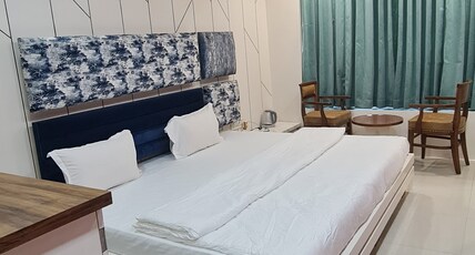 Hotel Royal Palace Room Type - DELUXE ROOM
