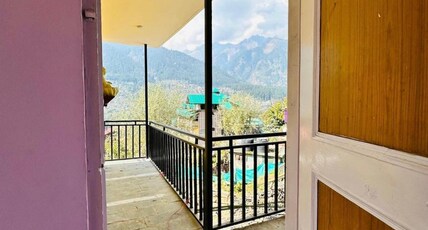 The Safal Stays Room Type - Family Double Room