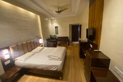 Hotel radhika Palace