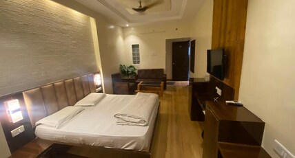 Hotel radhika Palace Room Type - Suite Room