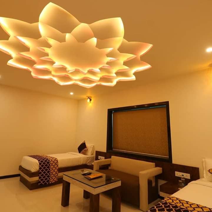 shree inn - Tap to explore photos