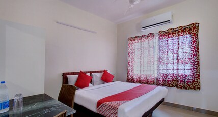Hotel O Century Park Room Type - Classic