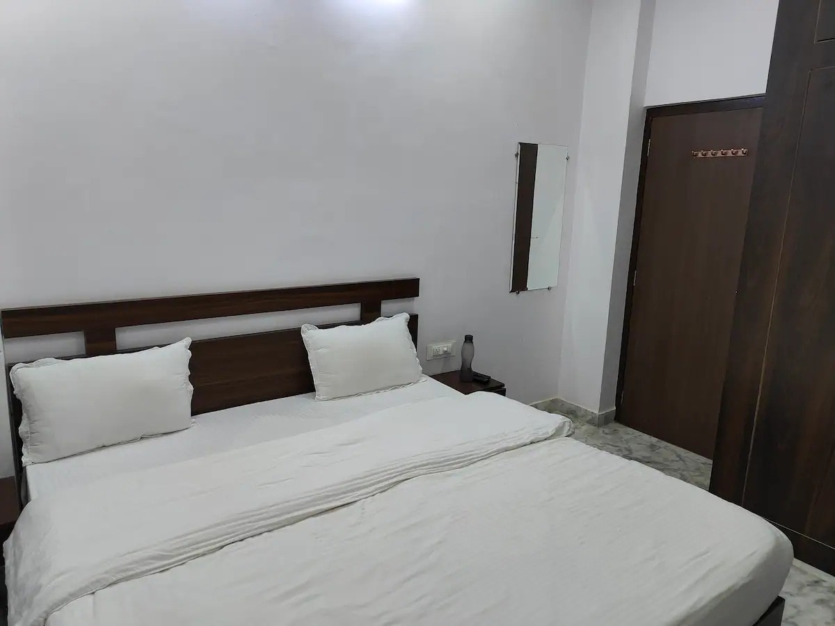 Gharana Entire 2 Bedroom with Kitchen and Living Room - Tap to explore photos