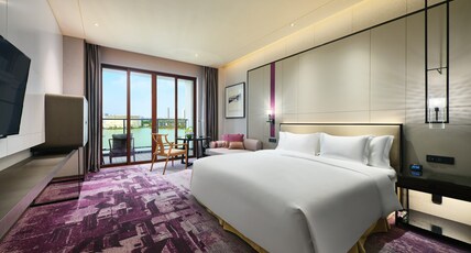 Crowne Plaza Wuxi Lake View Room Type - 1 King Standard Lake View