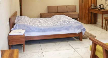 Devraha Baba Seva Ashram Room Type - Executive Mini Suite Room